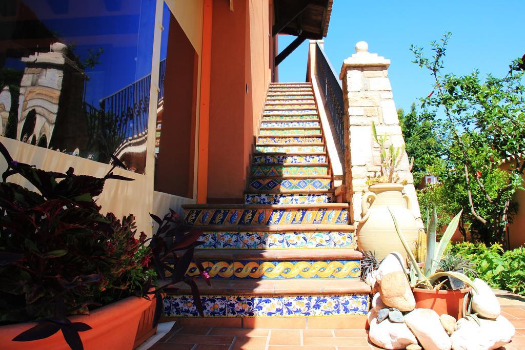Villa Salvatore サン・レオーネ 部屋 写真